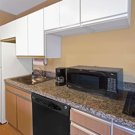 Mainstay Suites Cincinnati Blue Ash Exterior photo
