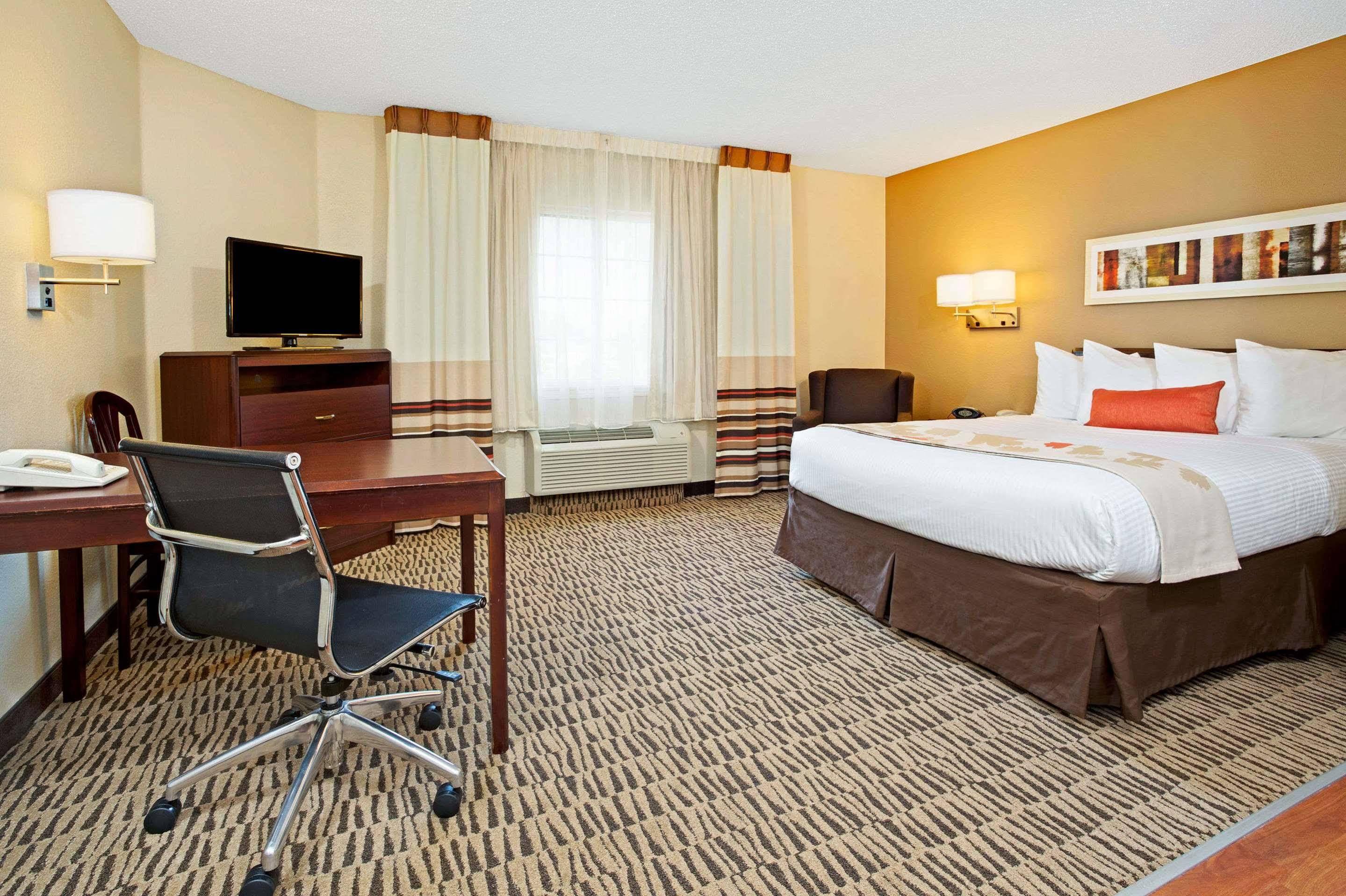 Mainstay Suites Cincinnati Blue Ash Exterior photo