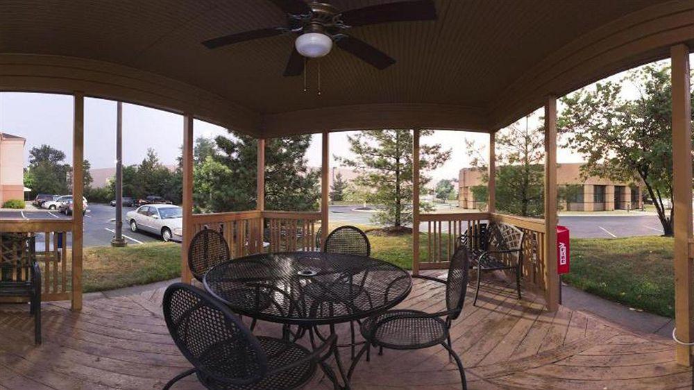 Mainstay Suites Cincinnati Blue Ash Exterior photo